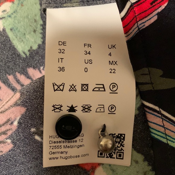 Hugo Boss ⎮ Satin parrot blouse - Picture 9 of 10